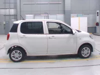 Toyota PASSO лот № 30302 оценка 4  с аукциона в Японии 2