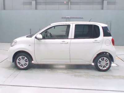 Toyota PASSO  с аукциона в Японии
