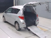 Toyota RACTIS лот № 30301 оценка 4  с аукциона в Японии 5