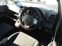 Toyota RACTIS лот № 30301 оценка 4  с аукциона в Японии 6