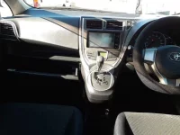 Toyota RACTIS лот № 30301 оценка 4  с аукциона в Японии 8