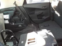 Toyota RACTIS лот № 30301 оценка 4  с аукциона в Японии 9