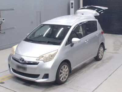 Toyota RACTIS  с аукциона в Японии