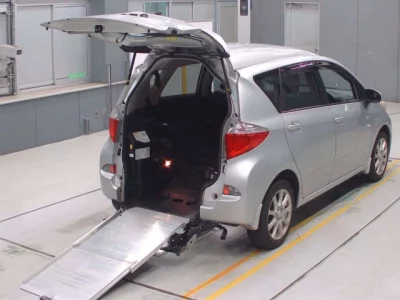 Toyota RACTIS  с аукциона в Японии