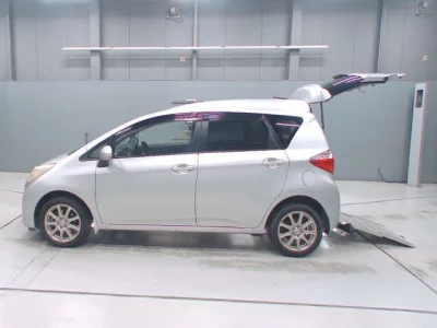 Toyota RACTIS  с аукциона в Японии