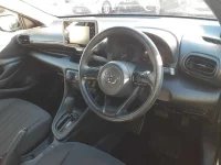 Toyota YARIS лот № 30299 оценка 4.5  с аукциона в Японии 6