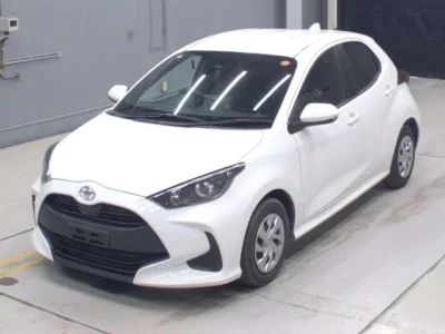 Toyota YARIS  с аукциона в Японии
