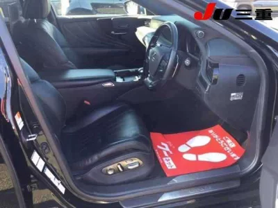 Lexus LS  с аукциона в Японии