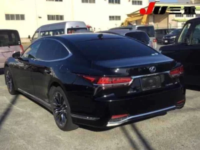 Lexus LS  с аукциона в Японии