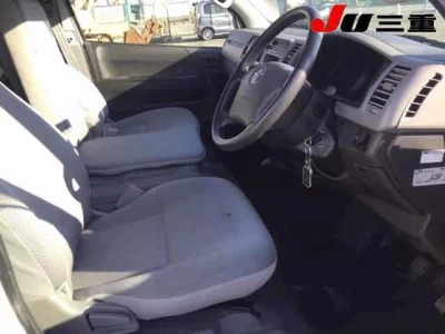 Toyota HIACE  с аукциона в Японии