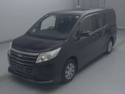 Toyota NOAH  с аукциона в Японии
