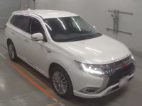 Mitsubishi OUTLANDER PHEV лот № 30394 оценка 4  с аукциона в Японии 4