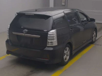 Toyota WISH  с аукциона в Японии