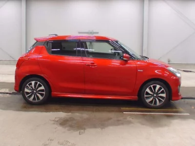 Suzuki SWIFT  с аукциона в Японии