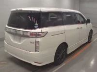 Nissan ELGRAND лот № 30410 оценка 4  с аукциона в Японии 1