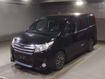Toyota NOAH  с аукциона в Японии