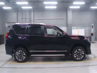 Toyota LAND CRUISER PRADO лот № 30333 оценка 5  с аукциона в Японии 2