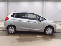 Honda FIT лот № 3369 оценка RA  с аукциона в Японии 2