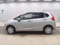 Honda FIT лот № 3369 оценка RA  с аукциона в Японии 3