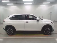 Honda VEZEL лот № 30415 оценка 4  с аукциона в Японии 2