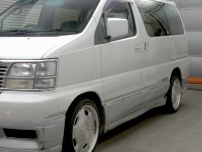 Nissan ELGRAND  с аукциона в Японии