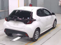 Toyota YARIS лот № 30344 оценка 4  с аукциона в Японии 1