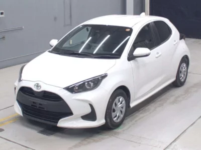 Toyota YARIS  с аукциона в Японии