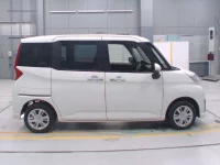 Toyota ROOMY лот № 30342 оценка 4.5  с аукциона в Японии 2