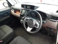 Toyota ROOMY лот № 30342 оценка 4.5  с аукциона в Японии 6