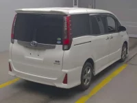 Toyota NOAH лот № 248 оценка RA  с аукциона в Японии 1