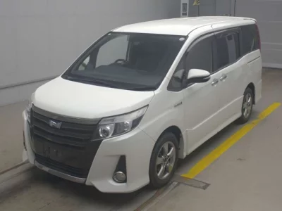 Toyota NOAH  с аукциона в Японии