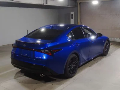 Lexus IS