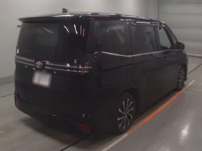 Toyota VOXY  с аукциона в Японии