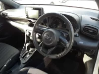 Toyota YARIS лот № 30345 оценка 4  с аукциона в Японии 6