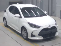 Toyota YARIS лот № 30345 оценка 4  с аукциона в Японии 4