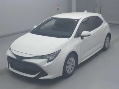 Toyota COROLLA SPORT  с аукциона в Японии