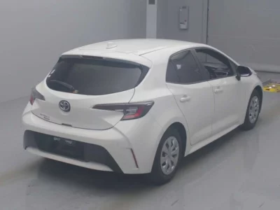 Toyota COROLLA SPORT  с аукциона в Японии