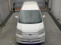 Toyota NOAH лот № 17093 оценка R  с аукциона в Японии 4
