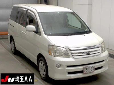 Toyota NOAH  с аукциона в Японии