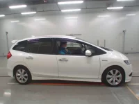 Honda JADE лот № 30427 оценка 3.5  с аукциона в Японии 2