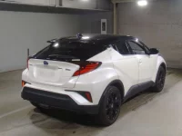 Toyota C-HR лот № 854 оценка RA  с аукциона в Японии 1