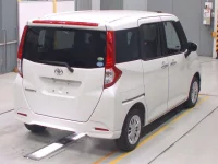 Toyota ROOMY лот № 30357 оценка 4  с аукциона в Японии 1