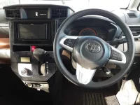 Toyota ROOMY лот № 30357 оценка 4  с аукциона в Японии 8