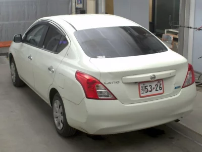 Nissan LATIO  с аукциона в Японии