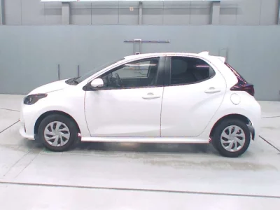 Toyota YARIS  с аукциона в Японии