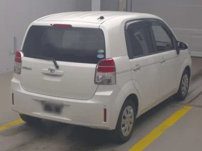 Toyota SPADE  с аукциона в Японии