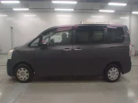 Toyota NOAH лот № 30452 оценка 3.5  с аукциона в Японии 3