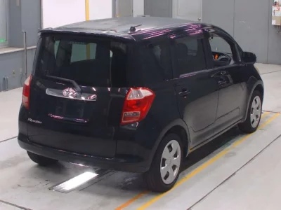 Toyota RACTIS  с аукциона в Японии