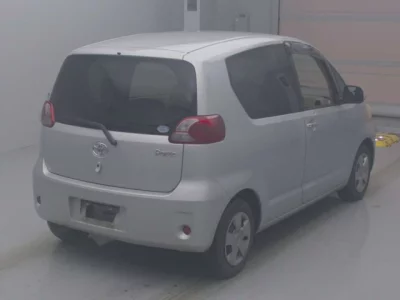 Toyota PORTE  с аукциона в Японии