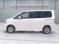 Toyota NOAH лот № 30376 оценка R  с аукциона в Японии 3